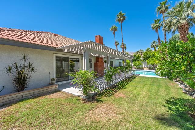 72890 Amber Street, Palm Desert CA: https://media.crmls.org/mediaz/ae950de9-aa78-4670-abed-1b8d751007a8.jpg