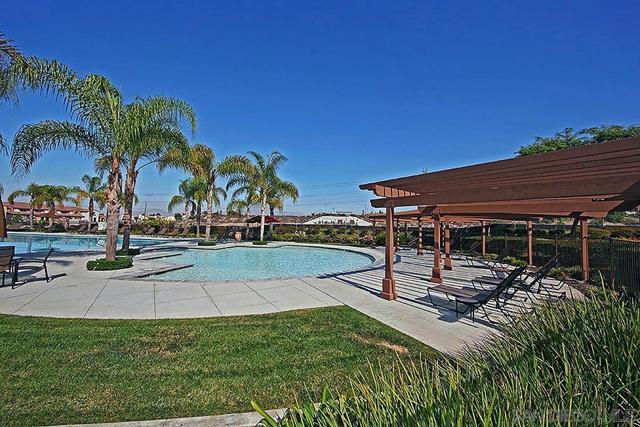 1338 Caminito Fabrizio, Chula Vista CA: https://media.crmls.org/mediaz/ae95b2d1-6849-4ffa-bb4a-d0262d4cd4af.jpg