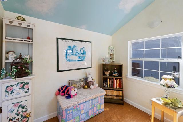 3338 Marsh Hawk Court, Pleasanton CA: https://media.crmls.org/mediaz/ae95b500-b079-4498-9998-35a739fe820d.jpg