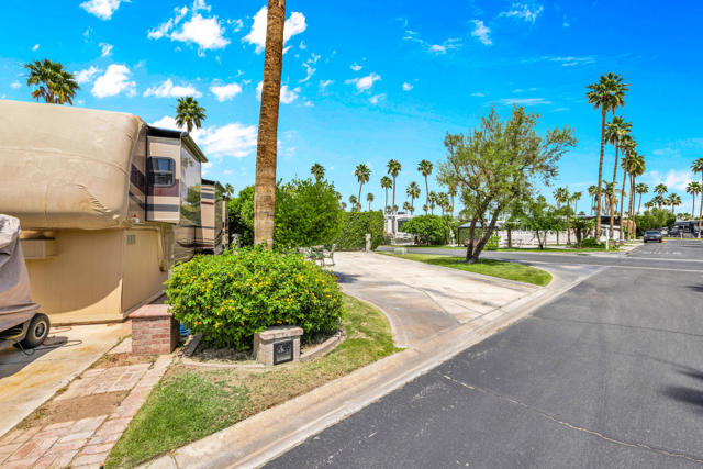69411 Ramon Rd #359, Cathedral City CA: https://media.crmls.org/mediaz/ae95dd21-3183-444a-acc4-0db6a7772c5e.jpg