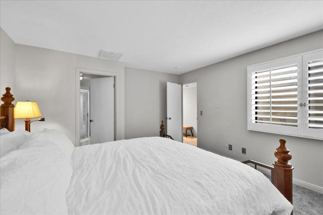 204 Lakecrest Lane, Palm Desert CA: https://media.crmls.org/mediaz/ae9683b0-acec-484e-a5eb-7352d013b7c5.jpg