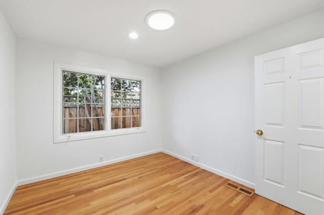 Image 17 of 44 For 7027 Brooktree Way