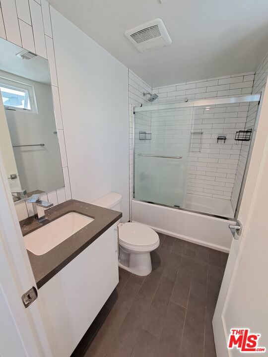  Commercial for Sale in Los Angeles, California