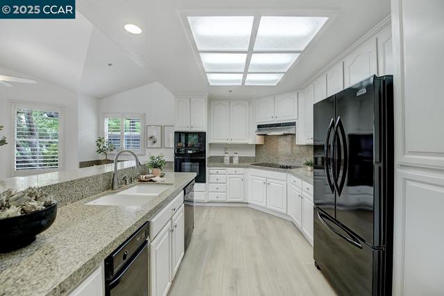 2504 Saklan Indian Dr, Walnut Creek CA: https://media.crmls.org/mediaz/ae980cfe-ccf4-4e17-9739-0af7a179fb87.jpg
