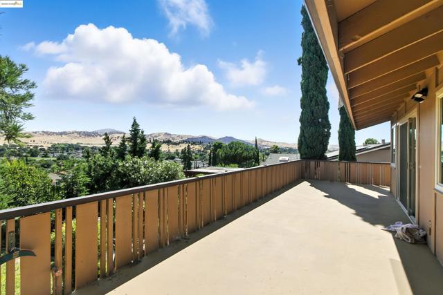 3112 View Drive, Antioch CA: https://media.crmls.org/mediaz/ae9832b8-4f4e-4e4c-9e10-8f3886151a03.jpg