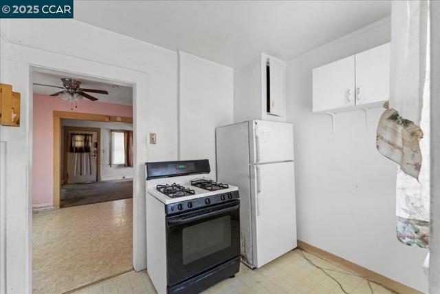 1229 55Th St, Emeryville CA: https://media.crmls.org/mediaz/ae98ada8-1ded-4a03-9a67-bf16cb984782.jpg
