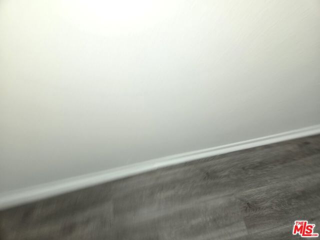 1233 Tamarind Avenue, Los Angeles CA: https://media.crmls.org/mediaz/ae98c0ec-e60f-4f1a-81b1-951e74401411.jpg