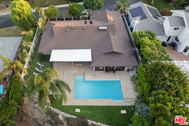 3235 Steven Drive, Encino CA: https://media.crmls.org/mediaz/ae9a6130-259f-4fb3-b302-c829111cf038.jpg