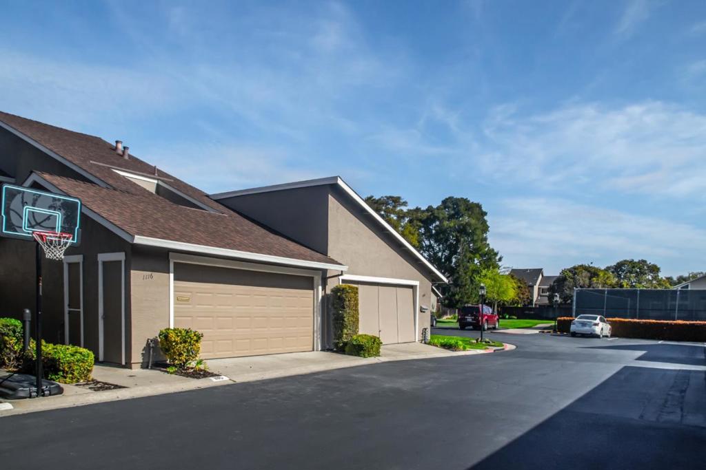 1116 Lord Nelson Lane