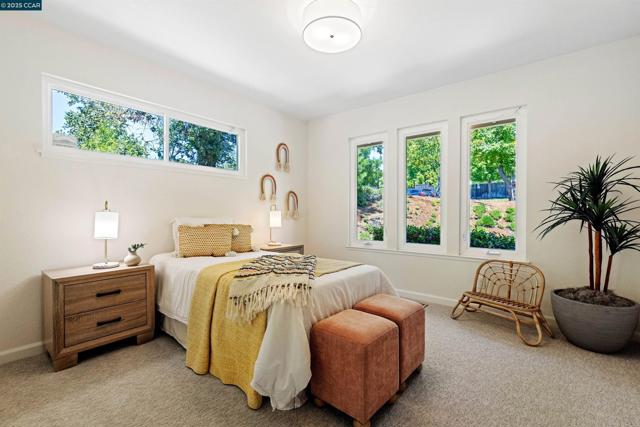 11 Breck Ct, Moraga CA: https://media.crmls.org/mediaz/ae9a994b-cb57-4bdc-82fb-ab20e90b0328.jpg
