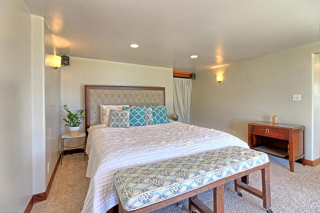 2108 Sunset Drive, Ventura CA: https://media.crmls.org/mediaz/ae9b6d8b-7f12-45cc-a448-6570eabd48cb.jpg