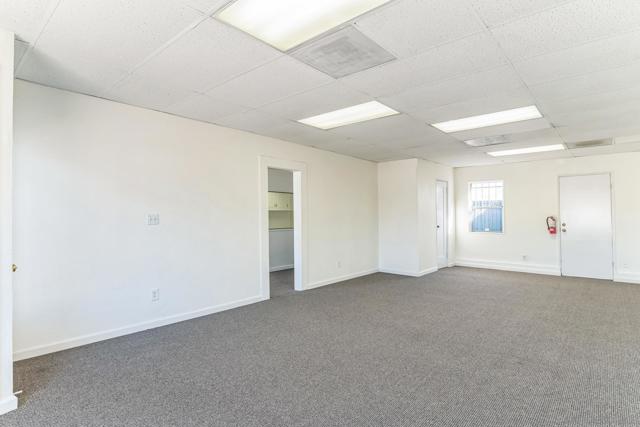 641 El Cajon Blvd, El Cajon, California 92020, ,Commercial Sale,For Sale,El Cajon Blvd,240027394SD