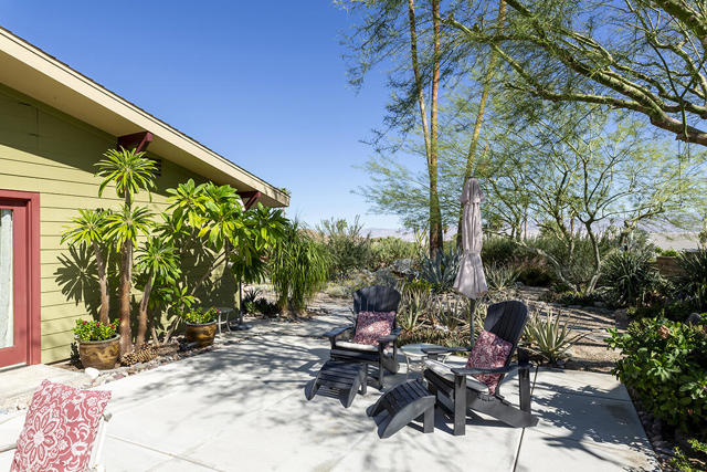 67931 Valley Vista Drive, Cathedral City CA: https://media.crmls.org/mediaz/ae9be4b4-cd12-4a74-896a-b8b6e4e16128.jpg