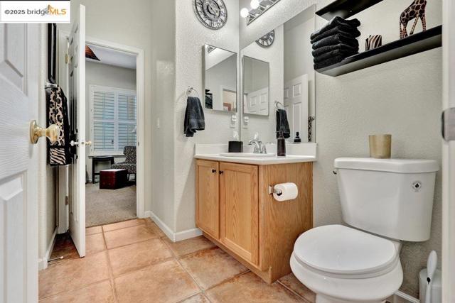 2981 Atherton Pl, Brentwood CA: https://media.crmls.org/mediaz/ae9c6e75-aa71-4548-a828-3c4db1af1e0e.jpg