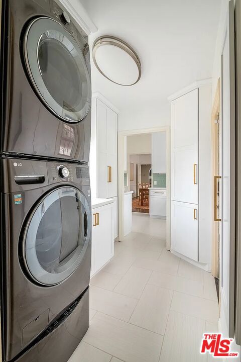 3691 Aureola Boulevard, View Park CA: https://media.crmls.org/mediaz/ae9d3bf6-6551-4362-9063-9af3155609bd.jpg