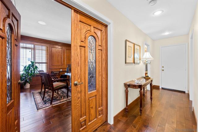 1006 Acero St, Chula Vista CA: https://media.crmls.org/mediaz/ae9d5148-6694-42ef-b365-1afe4679c5a2.jpg