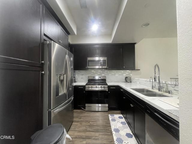 Detail Gallery Image 19 of 30 For 7937 N Keer Dr, Los Angeles,  CA 91335 - 5 Beds | 4 Baths