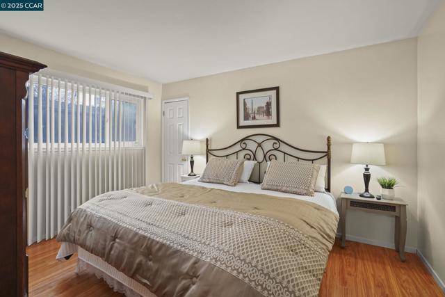Image 11 of 33 For 2279 Saint George Dr