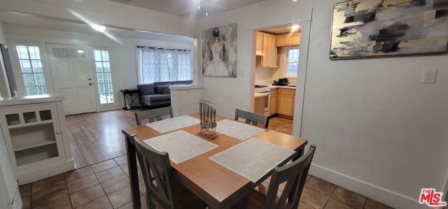 16508 S Menlo Avenue, Los Angeles CA: https://media.crmls.org/mediaz/ae9fc9c1-ff0b-416d-ad71-97df2fc47d1d.jpg