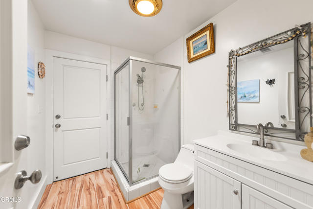 4850 N Moorpark Road, Thousand Oaks CA: https://media.crmls.org/mediaz/aea04705-66c7-461c-9375-dae6cff1a398.jpg