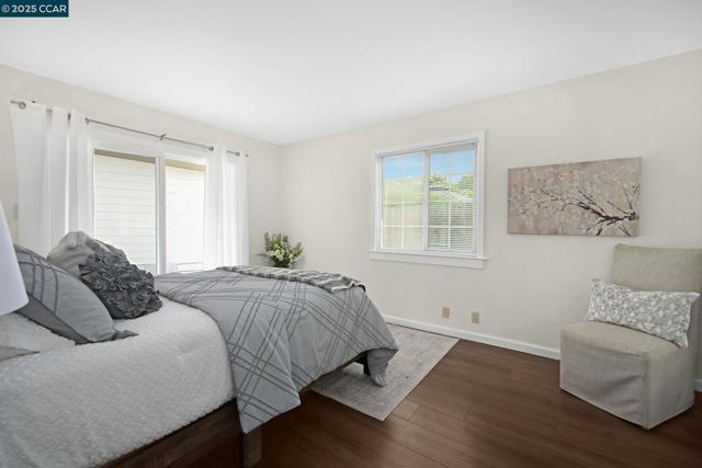 2326 Estrella Ct, Pinole CA: https://media.crmls.org/mediaz/aea0923e-c090-487e-9ce3-c42d3403eea1.jpg