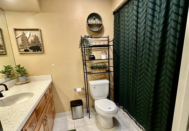 Detail Gallery Image 12 of 17 For 1492 Gustavo St #E,  El Cajon,  CA 92019 - 2 Beds | 2 Baths