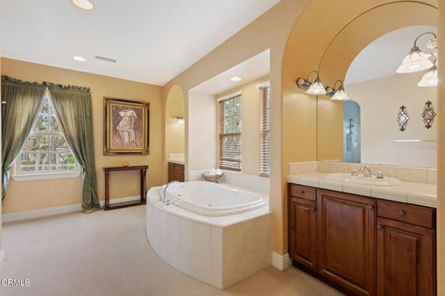 Detail Gallery Image 35 of 54 For 9429 Fox Hill Ln, Chatsworth,  CA 91311 - 5 Beds | 4/1 Baths