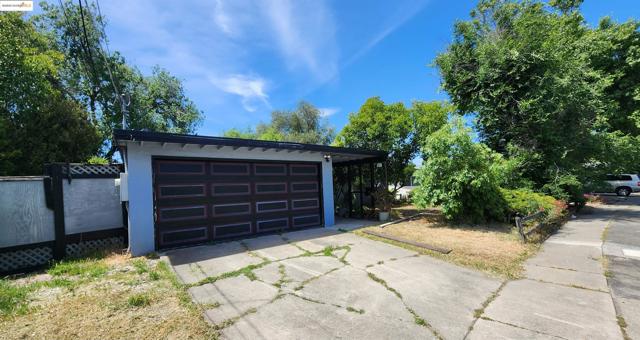 2861 Richard Ave, Concord CA: https://media.crmls.org/mediaz/aea16a22-379f-476e-bb49-062828133c4a.jpg
