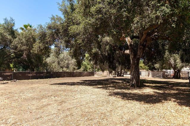 1453 OLIVEWOOD LN, Alpine CA: https://media.crmls.org/mediaz/aea284ad-d1be-4488-befb-cf3acca8f8c9.jpg