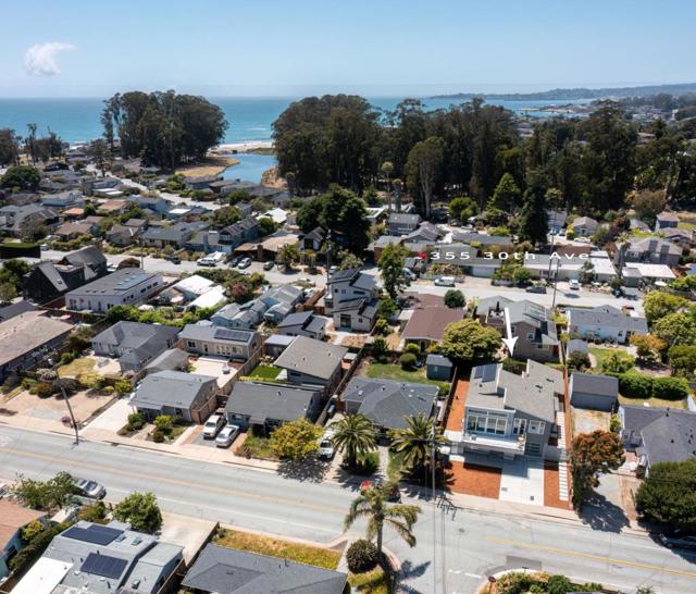 355 30th Avenue, Santa Cruz CA: https://media.crmls.org/mediaz/aea2d2ff-16cf-4d13-b073-031f2e3c7d09.jpg