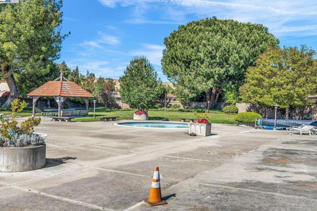 2387 Gomes Rd, Fremont CA: https://media.crmls.org/mediaz/aea319db-d888-4b8f-9269-f8fd126fa6cb.jpg