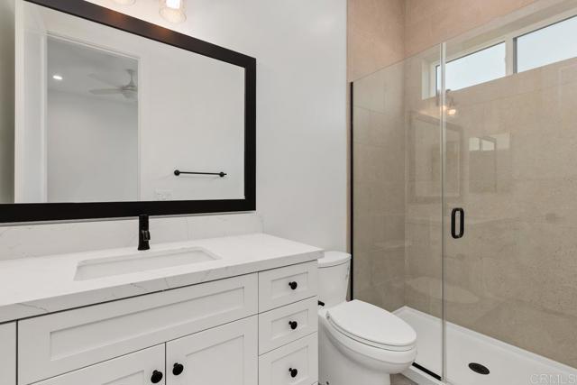 1243 Stonemark place, Vista CA: https://media.crmls.org/mediaz/aea3664e-9cc5-4741-86f2-96e057c42d68.jpg
