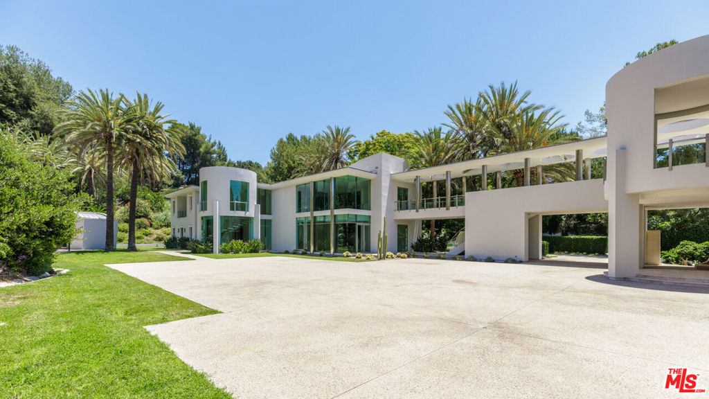 72 Beverly Parkway, Beverly Hills, CA 90210
