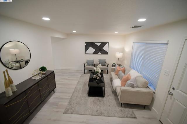 2363 Arf Ave, Hayward CA: https://media.crmls.org/mediaz/aea444f9-ce0b-4dbf-9f31-e3a25351108f.jpg