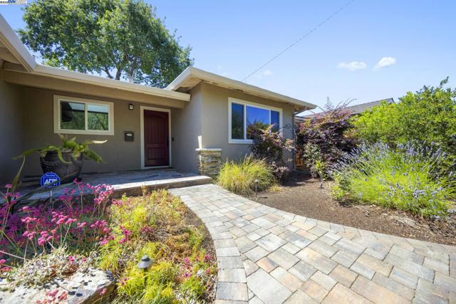 4580 Theresa Ave, Fremont CA: https://media.crmls.org/mediaz/aea46c9e-2233-437e-b191-bcba59d8b6b1.jpg