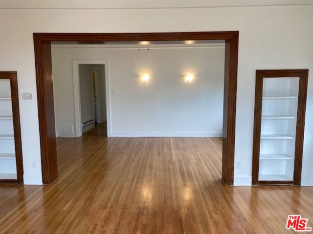 25 Falcon Avenue, Long Beach CA: https://media.crmls.org/mediaz/aea484b2-e352-4140-8e3a-c3fa5fe23683.jpg