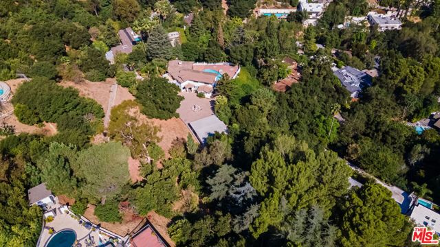 3200 Oakley Drive, Los Angeles CA: https://media.crmls.org/mediaz/aea49f76-5d12-4f7b-a1ab-3c1ddacc5e28.jpg