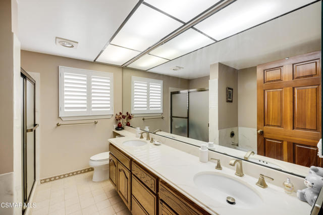 18128 Sandringham Court, Porter Ranch CA: https://media.crmls.org/mediaz/aea4bcad-581b-4de9-9044-7682e8b941b3.jpg
