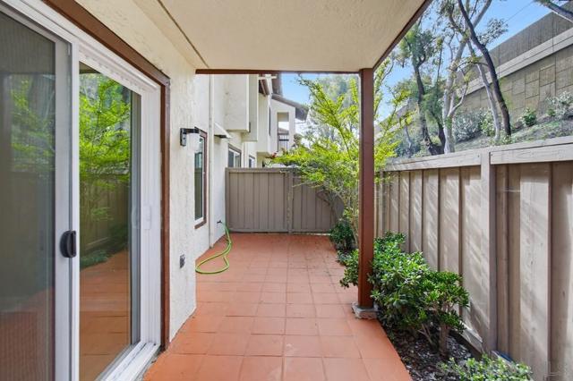 4060 Rosenda Ct, San Diego CA: https://media.crmls.org/mediaz/aea4e75b-7157-458d-9421-ed3e252e0368.jpg