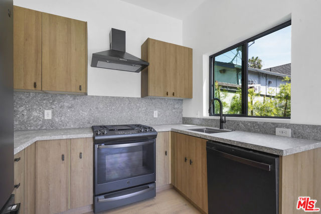 1161 Stearns Drive, Los Angeles CA: https://media.crmls.org/mediaz/aea528fa-0b60-4d60-bf52-5d2e64637799.jpg