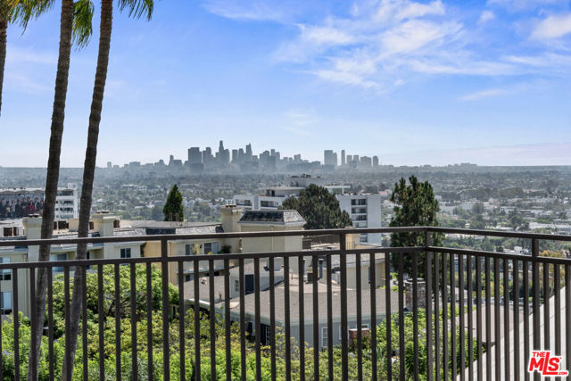 1230 Horn Avenue, West Hollywood CA: https://media.crmls.org/mediaz/aea55b00-c73d-43bd-9cf9-884e5283e4e8.jpg