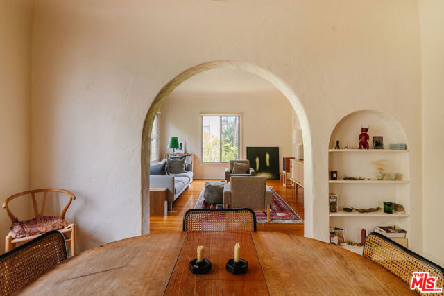 4426 Price Street, Los Angeles CA: https://media.crmls.org/mediaz/aea69098-5dae-4358-9c59-f943e1c6aa34.jpg