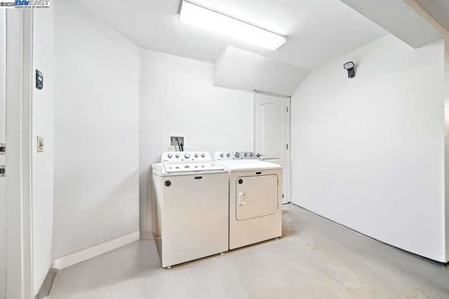 1586 Tucker St, Oakland CA: https://media.crmls.org/mediaz/aea76b16-f97a-476e-af03-563fcd3fe95b.jpg