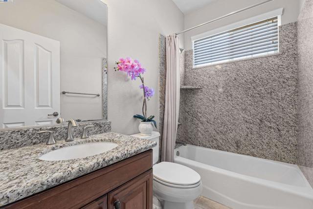 7818 Kennard Ln, San Ramon CA: https://media.crmls.org/mediaz/aea77b00-5ee9-48e2-acbc-30f74a592013.jpg