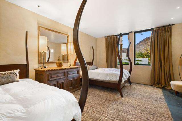 79235 Tom Fazio N Lane, La Quinta CA: https://media.crmls.org/mediaz/aea80f47-3289-43ce-88b4-6aa1c08a17f7.jpg