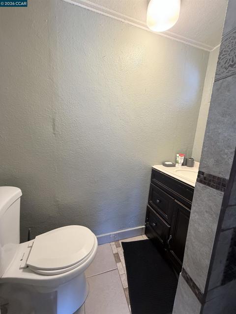 244 American Canyon Rd, American Canyon CA: https://media.crmls.org/mediaz/aea824ba-c469-4c2d-bcad-18b69ccb20d6.jpg