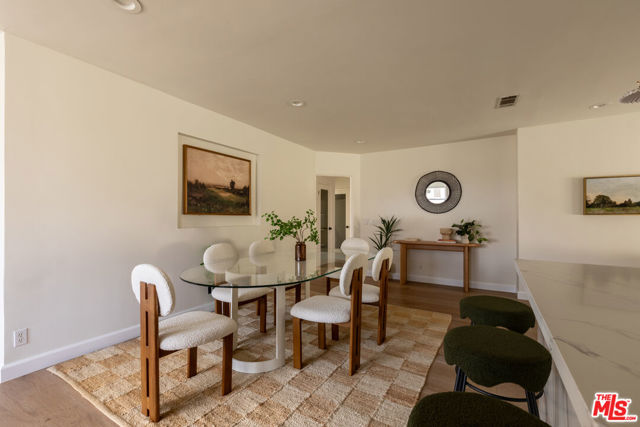 5018 Valleydale Avenue, Los Angeles CA: https://media.crmls.org/mediaz/aea89300-2200-4a1c-8757-343f05f18bd5.jpg
