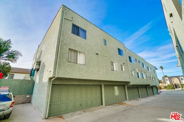 1832 Rockefeller Lane, Redondo Beach, California 90278, 2 Bedrooms Bedrooms, ,2 BathroomsBathrooms,Residential,For Sale,Rockefeller,25603743 1832 Rockefeller Lane, Redondo Beach, California 90278, 2 Bedrooms Bedrooms, ,2 BathroomsBathrooms,Residential,For Sale,Rockefeller,25603743