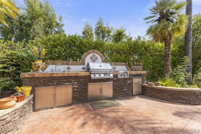 2505 Monterey Glen, Escondido CA: https://media.crmls.org/mediaz/aea8d9e7-f682-446f-a08c-ed99706abd20.jpg