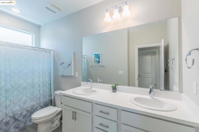 144 Scott Creek Way, Brentwood CA: https://media.crmls.org/mediaz/aea963d8-1c85-4aef-bb36-b212611ca784.jpg